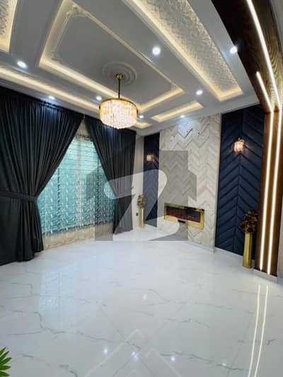 Elegant & Like Brand New 10 Marla House Bahria Town