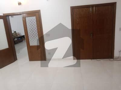 Kanal Uper Portion Available For Rent