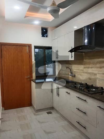 بحریہ انکلیو بحریہ ٹاؤن,اسلام آباد میں 3 کمروں کا 5 مرلہ مکان 90.0 ہزار میں کرایہ پر دستیاب ہے۔ بحریہ انکلیو بحریہ ٹاؤن,اسلام آباد میں 3 کمروں کا 5 مرلہ مکان 90.0 ہزار میں کرایہ پر دستیاب ہے۔