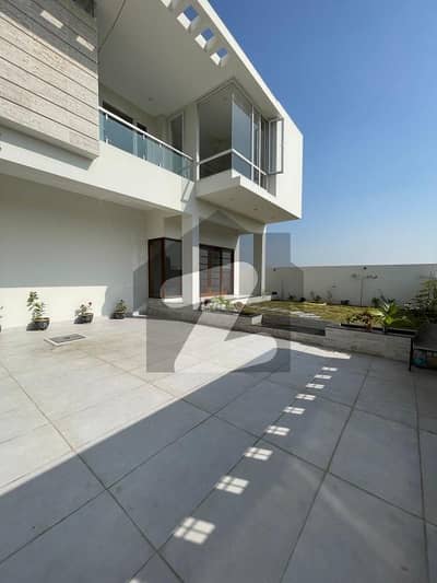 ڈی ایچ اے فیز 8 ڈی ایچ اے ڈیفینس,کراچی میں 6 کمروں کا 1 کنال مکان 21.5 کروڑ میں برائے فروخت۔