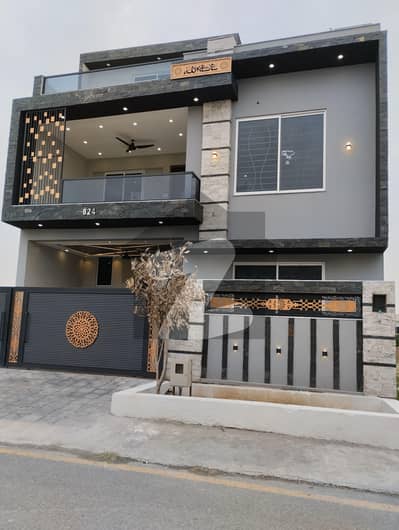 8 Marla Designer House For Sale