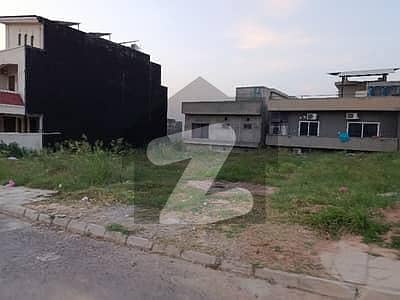 بحریہ ٹاؤن فیز 8 ایکسٹینشن بحریہ ٹاؤن فیز 8,بحریہ ٹاؤن راولپنڈی,راولپنڈی میں 8 مرلہ پلاٹ فائل 12.0 لاکھ میں برائے فروخت۔