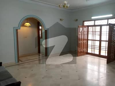 گلستانِِ جوہر ۔ بلاک 2 گلستانِ جوہر,کراچی میں 4 کمروں کا 16 مرلہ بالائی پورشن 1.2 لاکھ میں کرایہ پر دستیاب ہے۔