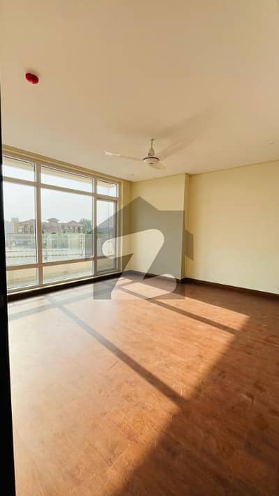 TOP LOCATION WITH SUPERB VIEWS IN LAHORE AND TOP OPPORTUNITY