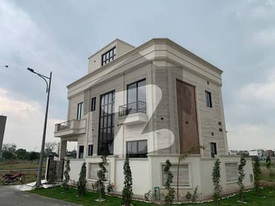 5 Marla Corner House For Sale Back to 100ft road & Park