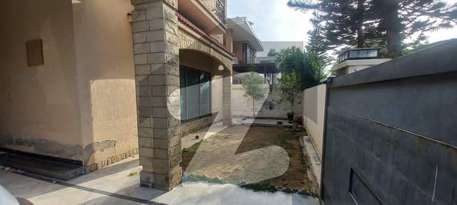 ایف ۔ 11 اسلام آباد میں 6 کمروں کا 1 کنال مکان 4.6 لاکھ میں کرایہ پر دستیاب ہے۔