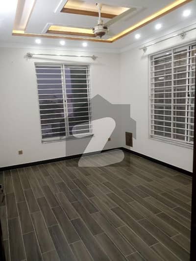 سوان گارڈن اسلام آباد میں 2 کمروں کا 7 مرلہ زیریں پورشن 50.0 ہزار میں کرایہ پر دستیاب ہے۔