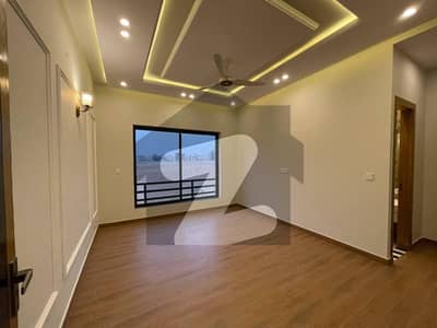 ڈی ۔ 12 اسلام آباد میں 5 کمروں کا 1 کنال مکان 5.8 لاکھ میں کرایہ پر دستیاب ہے۔