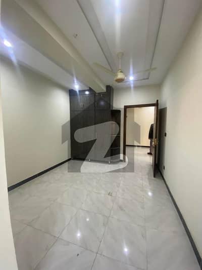 ایف ۔ 10 مرکز ایف ۔ 10,اسلام آباد میں 3 کمروں کا 10 مرلہ فلیٹ 8.15 کروڑ میں برائے فروخت۔