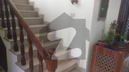 ONE KANAL SINGLE STORY HOUSE FOR SALE IN MODEL TOWN