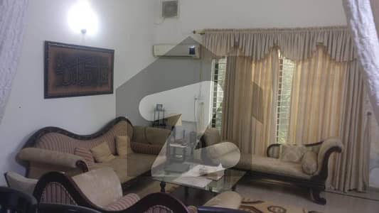 ONE KANAL SINGLE STORY HOUSE FOR SALE IN MODEL TOWN