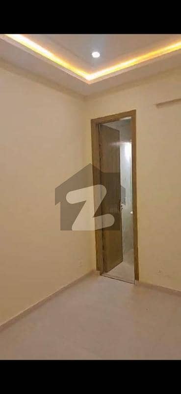 گلبرگ اسلام آباد میں 4 کمروں کا 14 مرلہ فلیٹ 2.1 لاکھ میں کرایہ پر دستیاب ہے۔