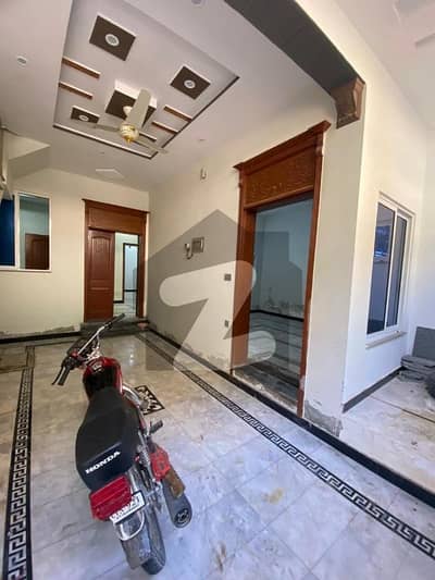 ایچ ۔ 13 اسلام آباد میں 6 کمروں کا 5 مرلہ مکان 2.8 کروڑ میں برائے فروخت۔