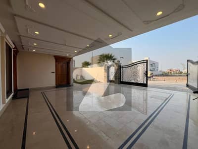 1 Kanal DHA Multan House Available For Rent