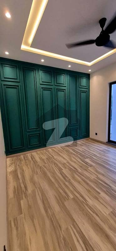 ڈی ایچ اے 9 ٹاؤن ڈیفنس (ڈی ایچ اے),لاہور میں 3 کمروں کا 5 مرلہ مکان 3.5 کروڑ میں برائے فروخت۔