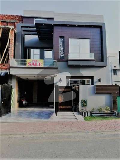 بحریہ ٹاؤن جناح بلاک بحریہ ٹاؤن سیکٹر ای,بحریہ ٹاؤن,لاہور میں 3 کمروں کا 5 مرلہ مکان 1.95 کروڑ میں برائے فروخت۔