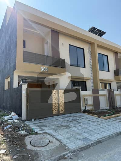 بحریہ ٹاؤن فیز 8 بحریہ ٹاؤن راولپنڈی,راولپنڈی میں 3 کمروں کا 5 مرلہ مکان 1.98 کروڑ میں برائے فروخت۔