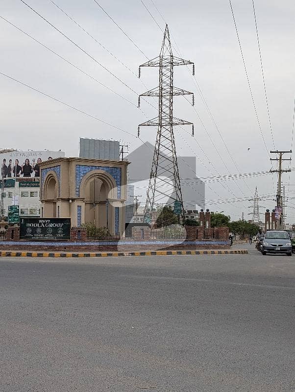 ماڈل ٹاؤن ملتان میں 2 مرلہ عمارت 3.9 کروڑ میں برائے فروخت۔ ماڈل ٹاؤن ملتان میں 2 مرلہ عمارت 3.9 کروڑ میں برائے فروخت۔