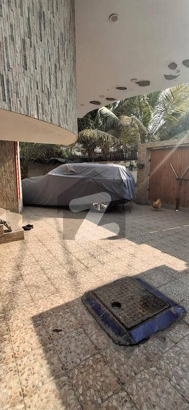 ڈی ایچ اے فیز 5 ڈی ایچ اے ڈیفینس,کراچی میں 6 کمروں کا 1 کنال مکان 12.5 کروڑ میں برائے فروخت۔