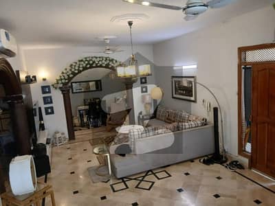 ڈی ایچ اے فیز 6 ڈی ایچ اے ڈیفینس,کراچی میں 4 کمروں کا 12 مرلہ مکان 8.0 کروڑ میں برائے فروخت۔