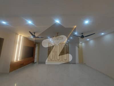 I KANAL FAMILY UPPER PORTION FOR RENT IN PRIME LOCATION