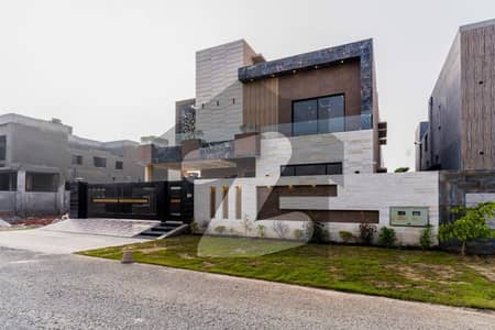 Get Your Dream 1 Kanal Modern Design Bungalow for Sale In Green City