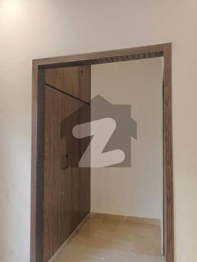 E-11 3 Multi Neverly Condition Upper Portion For Rent