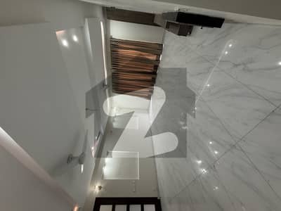 New brand upper portion for rent (lower locked)