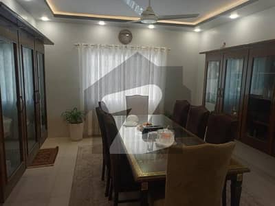 ڈی ایچ اے فیز 4 ڈی ایچ اے ڈیفینس,کراچی میں 4 کمروں کا 12 مرلہ مکان 9.5 کروڑ میں برائے فروخت۔