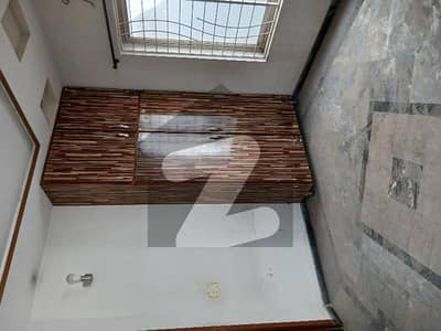 کلفٹن کالونی لاہور میں 3 کمروں کا 2 مرلہ مکان 1.3 کروڑ میں برائے فروخت۔