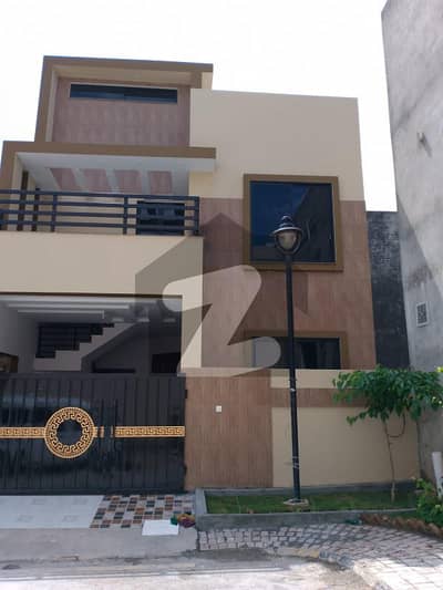 کوہستان انکلیو واہ کینٹ,واہ میں 4 کمروں کا 5 مرلہ مکان 2.35 کروڑ میں برائے فروخت۔