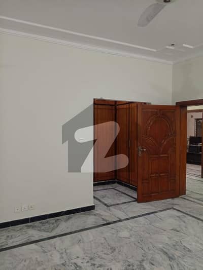 Size 50x90 Lower Portion For Rent In G-13