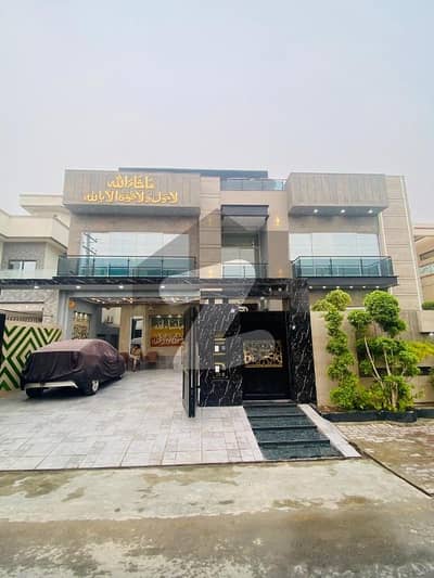 الرحمان گارڈن فیز 2 الرحمان گارڈن,لاہور میں 7 کمروں کا 1 کنال مکان 9.25 کروڑ میں برائے فروخت۔