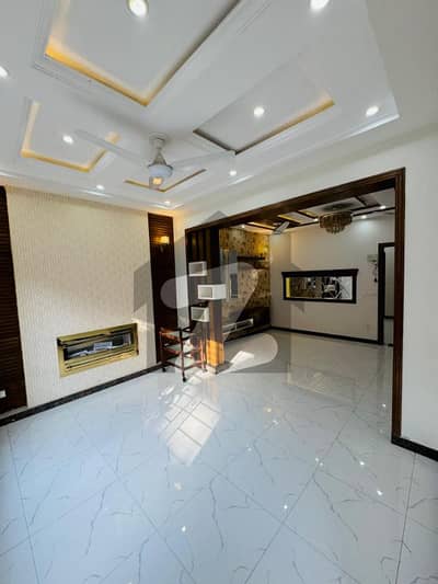 بحریہ ٹاؤن سیکٹر ای بحریہ ٹاؤن,لاہور میں 2 کمروں کا 10 مرلہ زیریں پورشن 80.0 ہزار میں کرایہ پر دستیاب ہے۔ بحریہ ٹاؤن سیکٹر ای بحریہ ٹاؤن,لاہور میں 2 کمروں کا 10 مرلہ زیریں پورشن 80.0 ہزار میں کرایہ پر دستیاب ہے۔