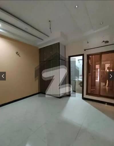 گرینڈ ایوینیو ہاؤسنگ سکیم ۔ بلاک اے گرینڈ ایوینیوز ہاؤسنگ سکیم,لاہور میں 4 کمروں کا 5 مرلہ مکان 52.0 ہزار میں کرایہ پر دستیاب ہے۔