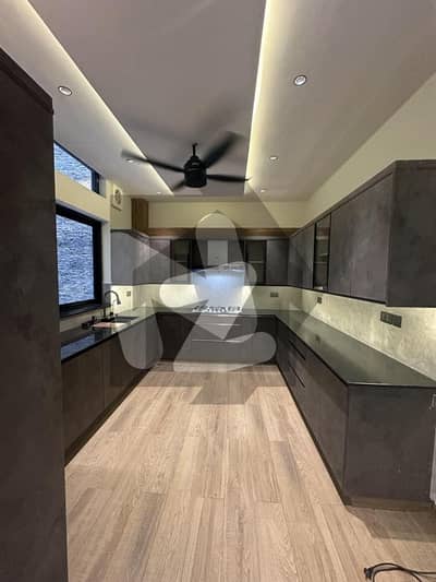 10 Marla Brand New House For Sale