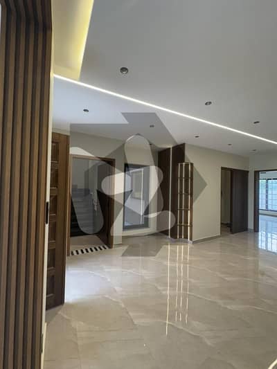 10 Marla Brand New House For Sale