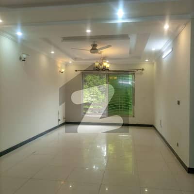 Beautiful House Available For Rent