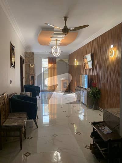 3 Bed With Attach Bath West Open 2nd Floor Like New 3 Bed With Attach Bath West Open 2nd Floor Like New