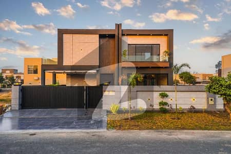 1 KANAL ULTRA MODERN DESIGN HOUSE FOR SALE IN DHA PHASE 7 NEAR TO RAYA GOLF CLUB FACING PARK
