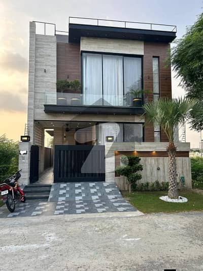 5MARLA BEAUTIFUL LUXURY FULL FURNITURED HOUSE FOR SALE