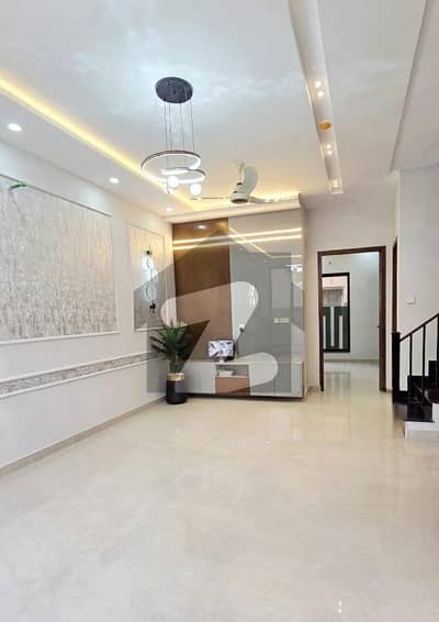 ڈی ایچ اے 9 ٹاؤن ۔ بلاک سی ڈی ایچ اے 9 ٹاؤن,ڈیفنس (ڈی ایچ اے),لاہور میں 3 کمروں کا 5 مرلہ مکان 3.1 کروڑ میں برائے فروخت۔ ڈی ایچ اے 9 ٹاؤن ۔ بلاک سی ڈی ایچ اے 9 ٹاؤن,ڈیفنس (ڈی ایچ اے),لاہور میں 3 کمروں کا 5 مرلہ مکان 3.1 کروڑ میں برائے فروخت۔