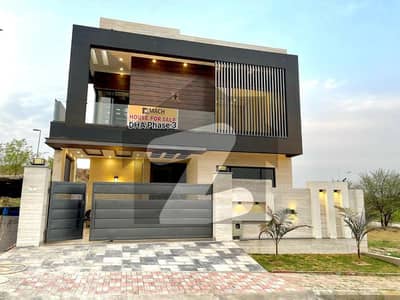 Park Facing Royal Palace Of 11 Marla At DHA Phase 3 For Sale