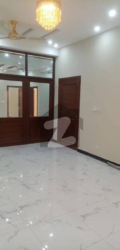 بحریہ انکلیو - سیکٹر بی1 بحریہ انکلیو,بحریہ ٹاؤن,اسلام آباد میں 2 کمروں کا 10 مرلہ زیریں پورشن 75.0 ہزار میں کرایہ پر دستیاب ہے۔