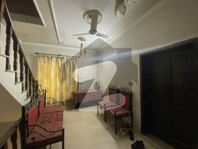 جی ۔ 13 اسلام آباد میں 1 کمرے کا 4 مرلہ کمرہ 35.0 ہزار میں کرایہ پر دستیاب ہے۔