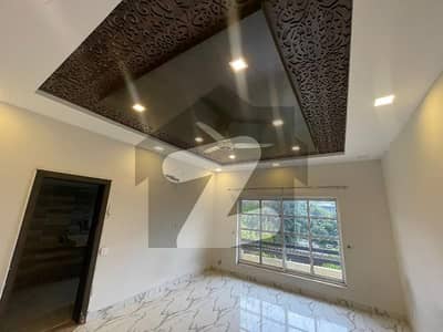 ڈی ایچ اے ڈیفینس فیز 2 ڈی ایچ اے ڈیفینس,اسلام آباد میں 3 کمروں کا 1 کنال بالائی پورشن 1.2 لاکھ میں کرایہ پر دستیاب ہے۔