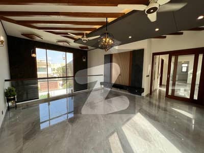 800 yards Luxurious Bungalow for Sale DHA Phase 8 2 years old ( 3 month used only )