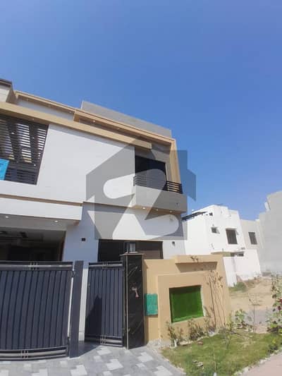 بحریہ آرچرڈ لاہور میں 3 کمروں کا 5 مرلہ مکان 1.75 کروڑ میں برائے فروخت۔