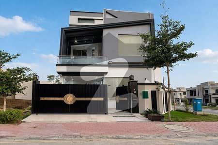 بحریہ ٹاؤن سیکٹر سی بحریہ ٹاؤن,لاہور میں 3 کمروں کا 5 مرلہ مکان 1.9 کروڑ میں برائے فروخت۔