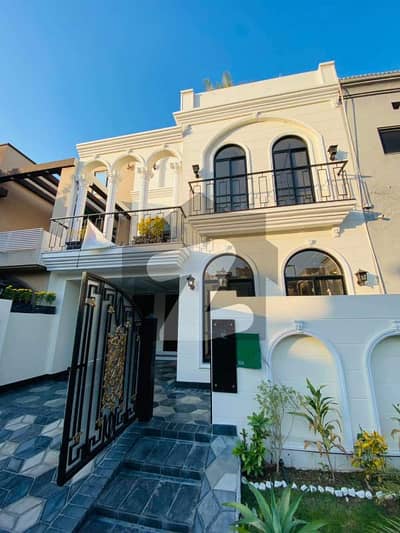 5 Marla Luxury Full House Available For Rent In Bahria Town Lahore